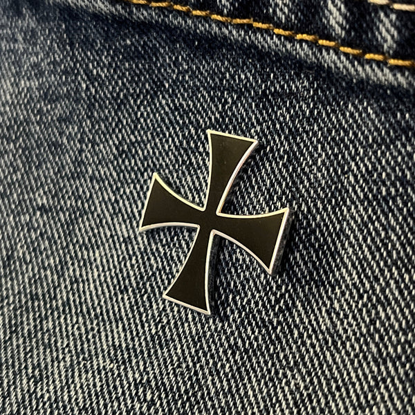 Knights Templar Cross Black Pin Badge - PATCHERS Pin Badge