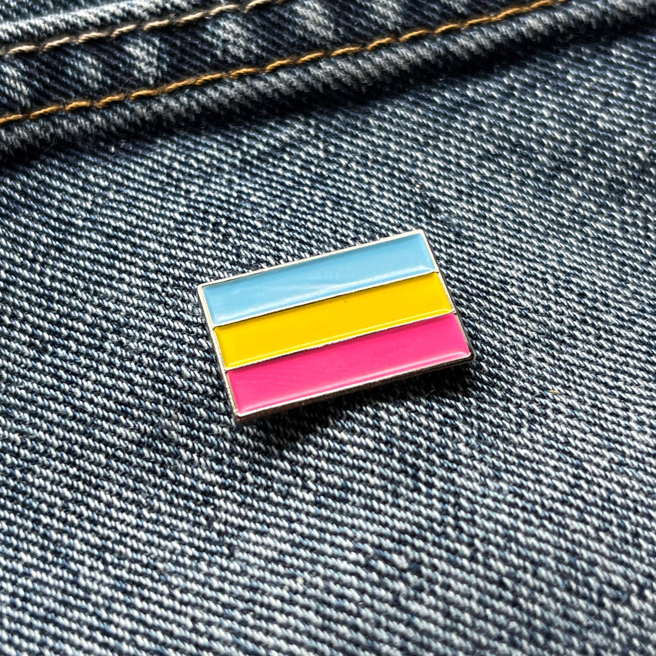 Metal And Enamel Pansexual Pride Flag Pin Badge With Secure Locking Back Patchers 5786