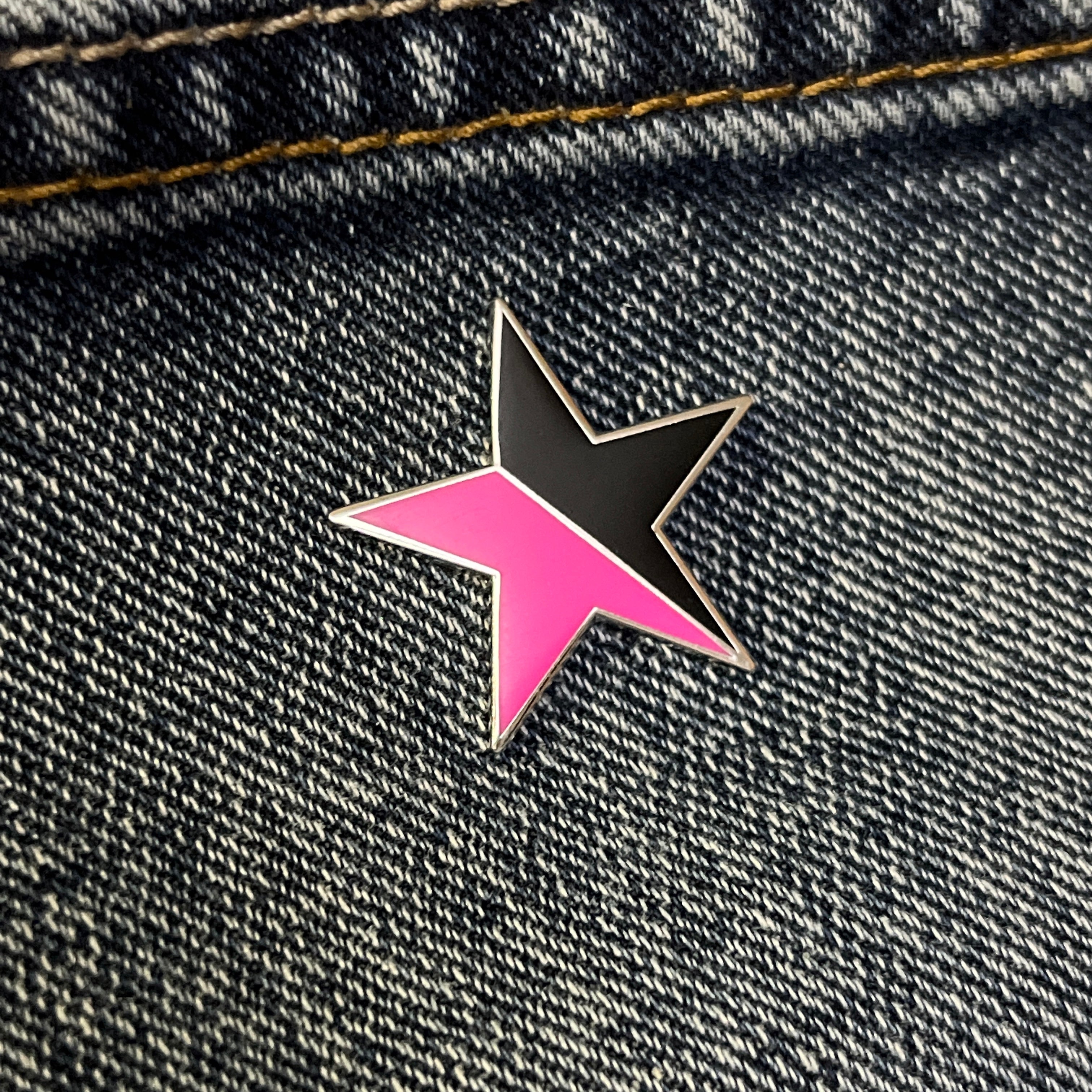 Pink Pin Star Metal & Hard Enamel Black & Pink Star Pin Badge with Locking Back ...